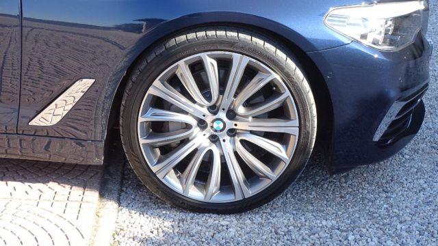 BMW 530 d xDrive 249CV Touring Luxury, Garanzia..