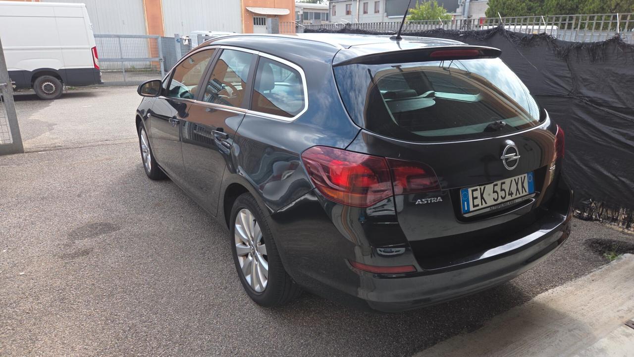 Opel Astra 1.7 CDTI 110CV Sports Tourer Cosmo