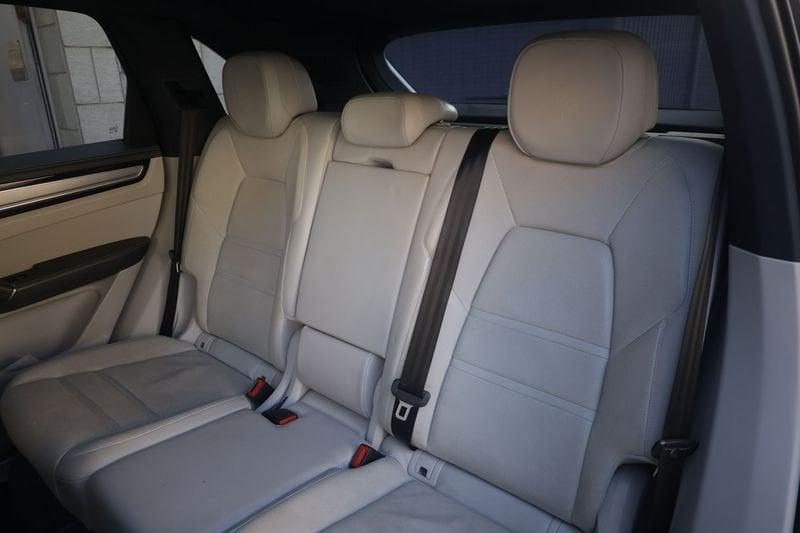 Porsche Cayenne 3.0 V6 E-Hybrid Tetto Panoramico Unicoproprietario