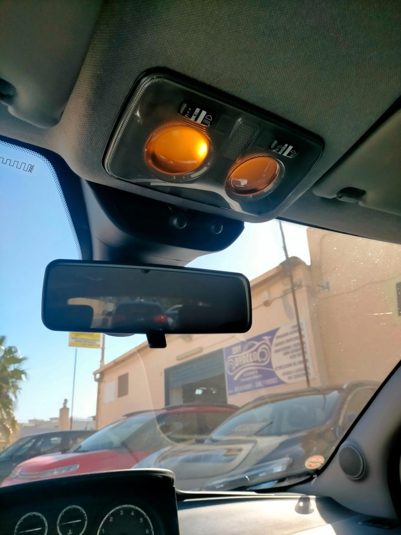 Lancia Ypsilon 1.2 69 CV 5 porte Silver