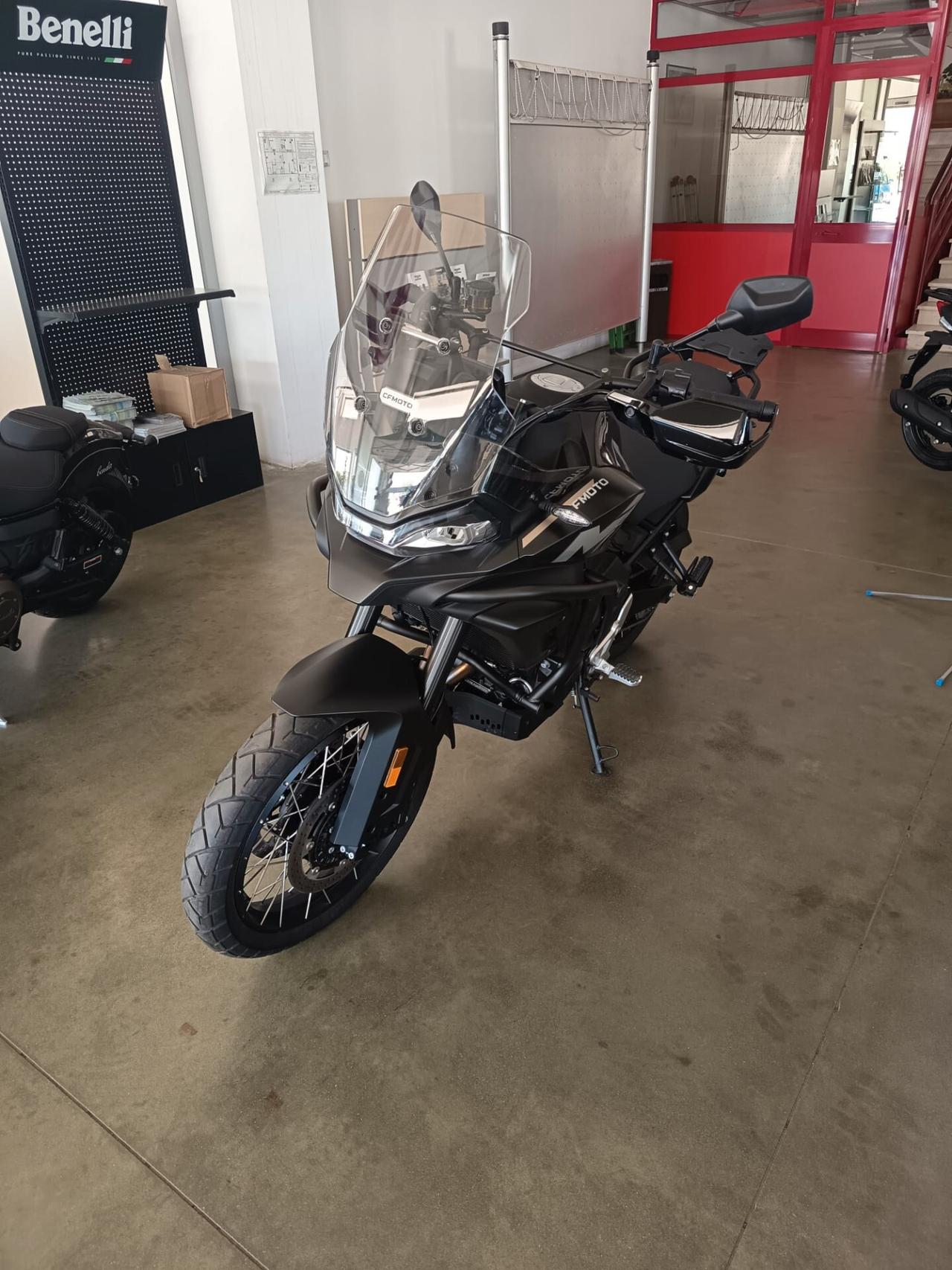 Cf Moto 700MT
