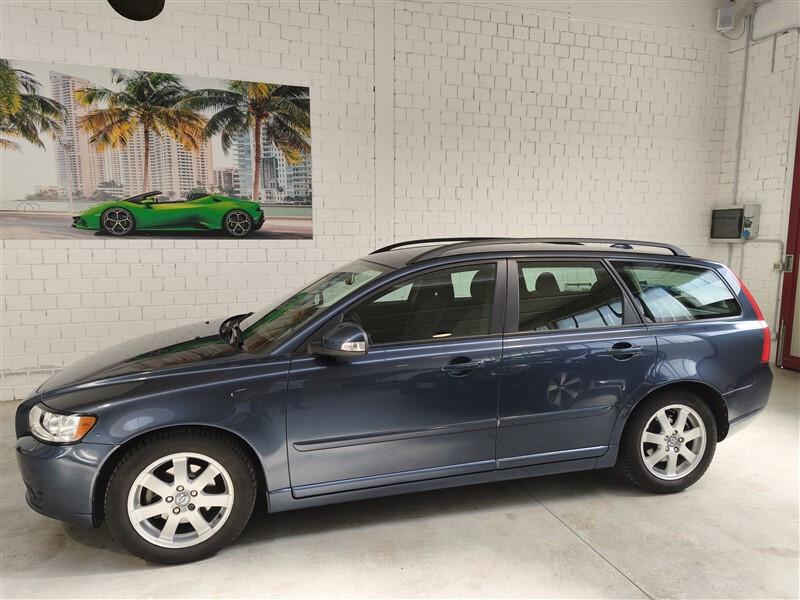 Volvo V50 D2 POLAR !!! 130.000 !!!