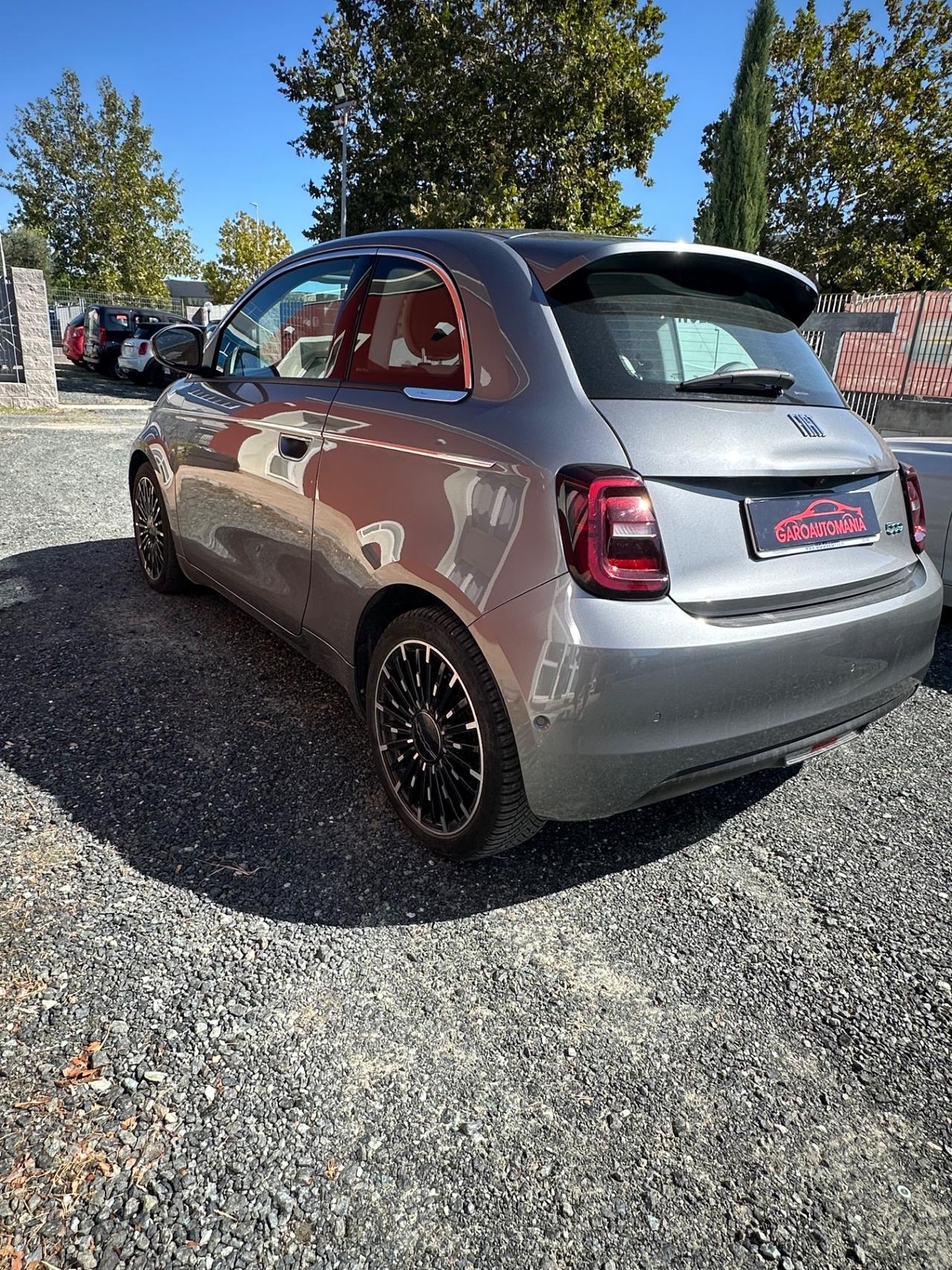 Fiat 500 500e Berlina 42 kWh La Prima by Bocelli