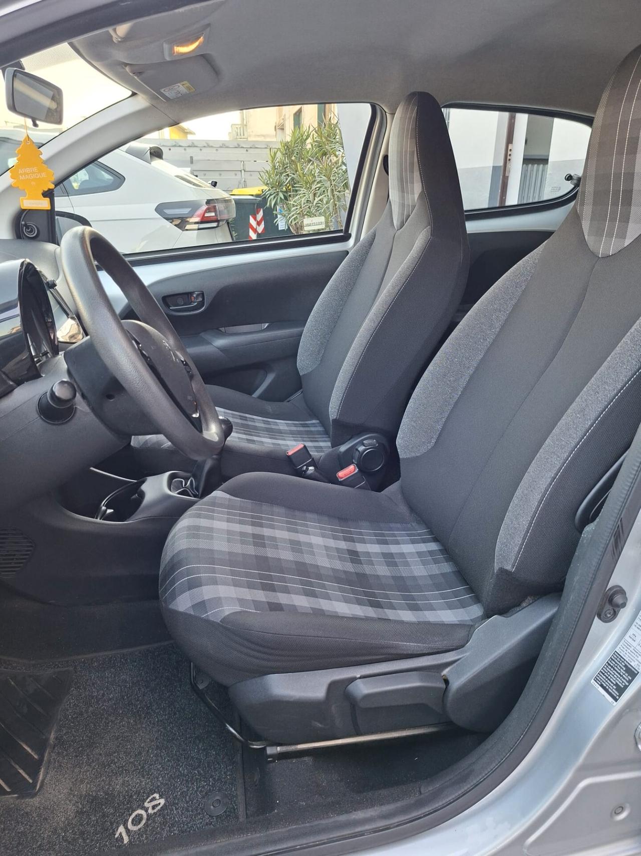 Peugeot 108 VTi 72 S&S 5 porte Allure