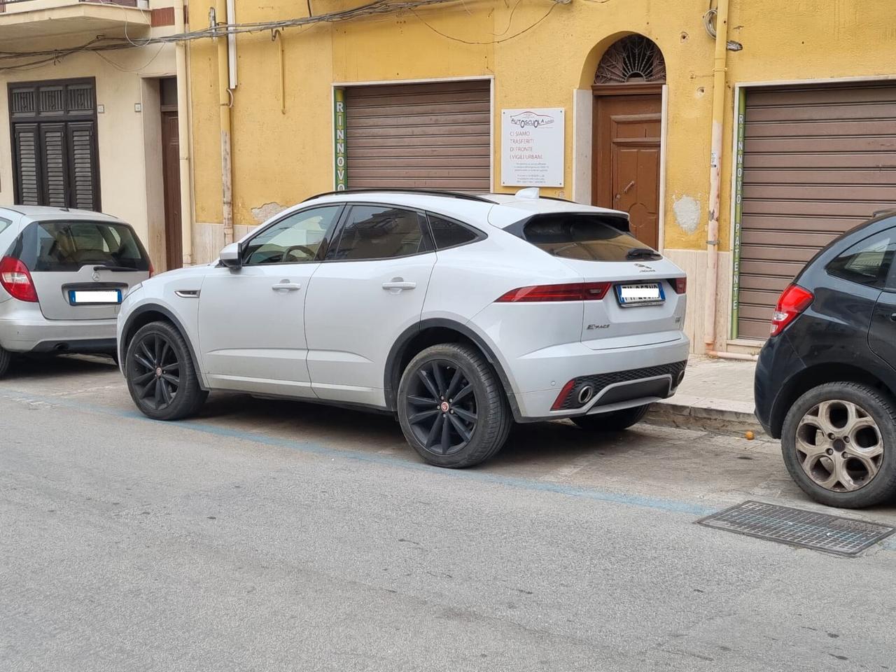 Jaguar E-Pace 2.0D 180 CV AWD aut. R-Dynamic S