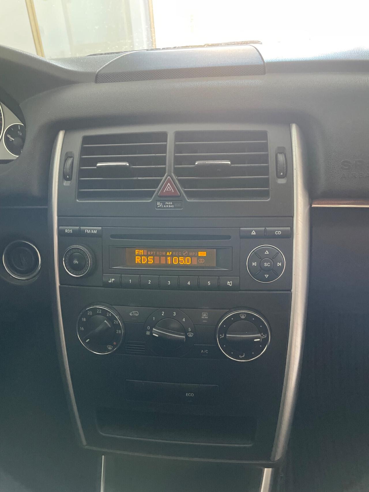 MERCEDES CLASSE B 180 116 CV "OK NEOPATENTATI"