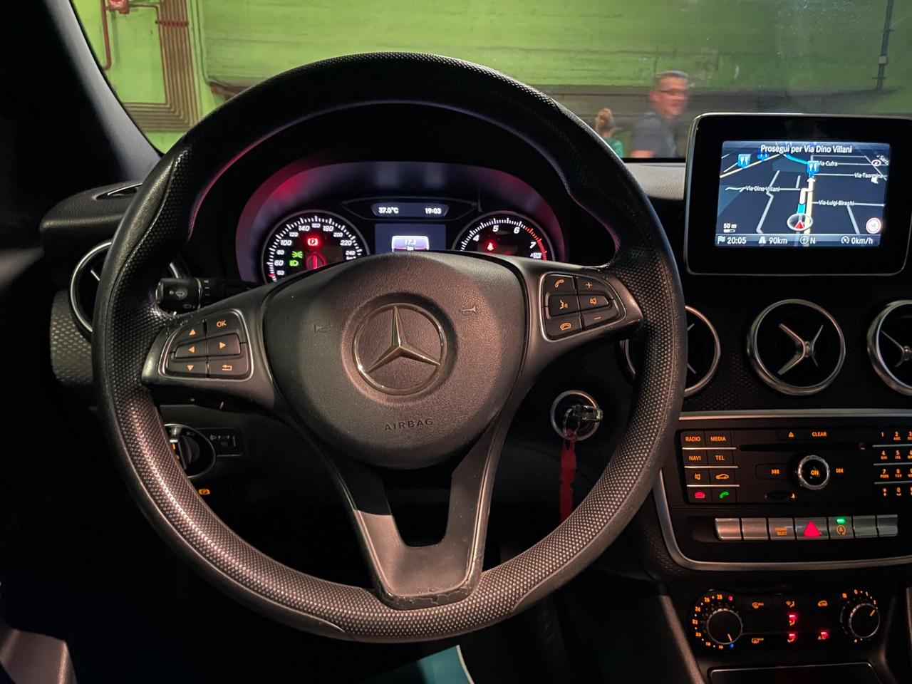 Mercedes-benz A 160 CarPlay FULL OPTIONAL