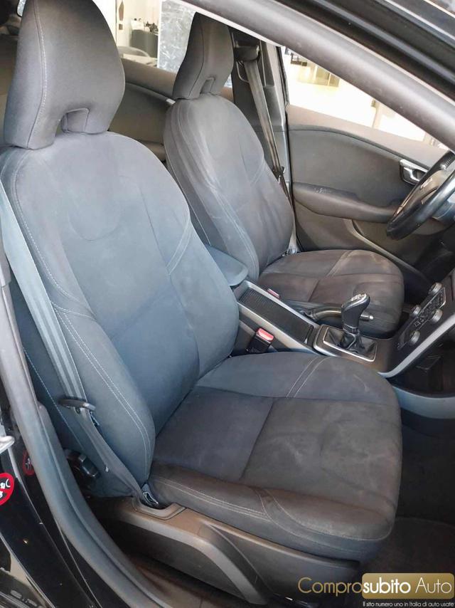 VOLVO V40 D2 1.6 Momentum