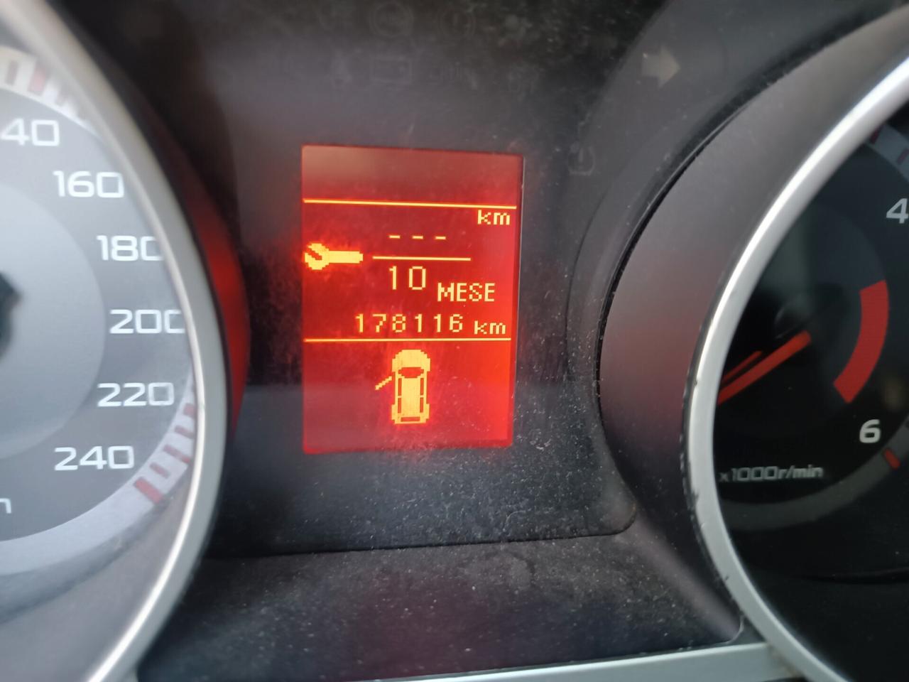Mitsubishi Outlander 2.0 diesel 7 posti