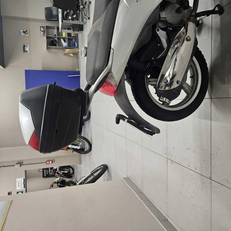 Aprilia Scarabeo 125 i.e. - 2011