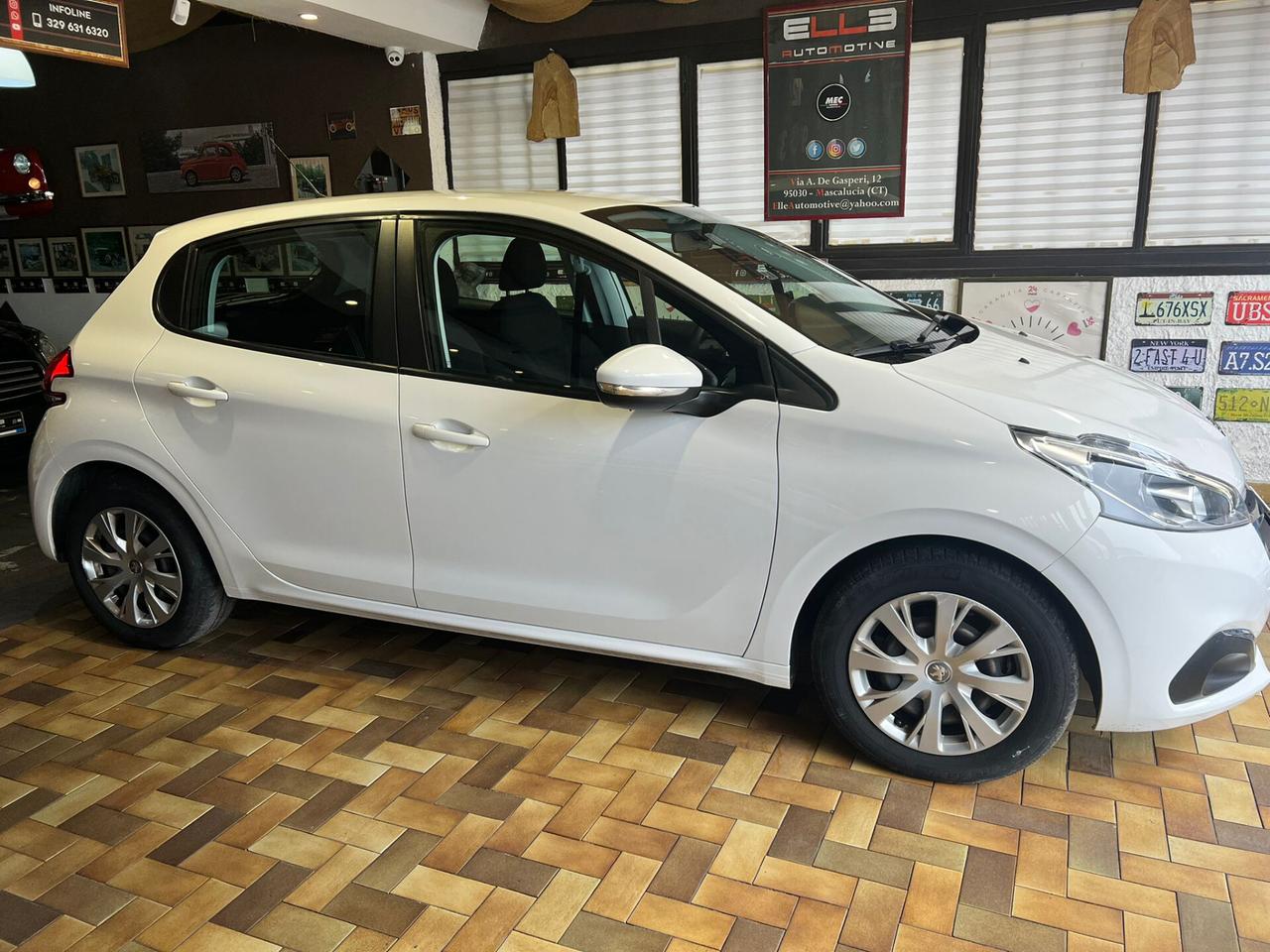 Peugeot 208 1.4 HDi 68 CV 5 NEOPATENTATO