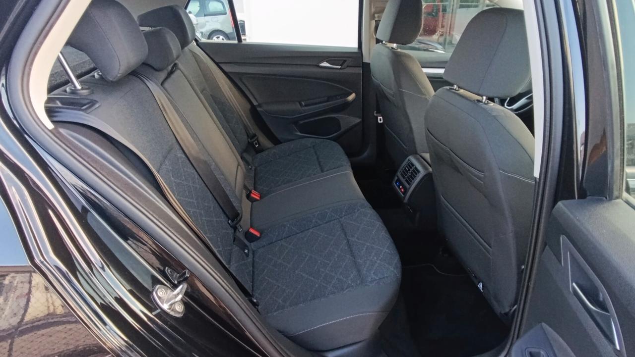 Volkswagen Golf 8 2.0 TDI 115 CV SCR Life - Service Volkswagen - Euro 6d