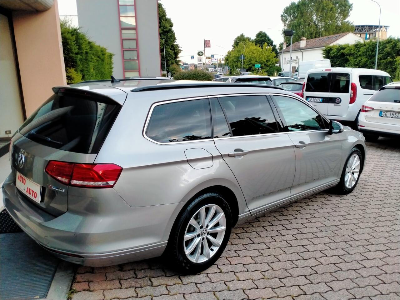 Volkswagen Passat Variant 1.6 TDI 120cv DSG COMFORTLINE SERVICE VW UNIPROP.