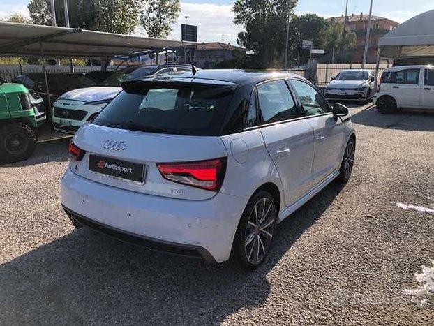 Audi A1 auto incidentata