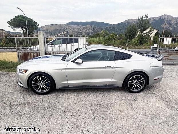 Ford mustang navi camera perfetta