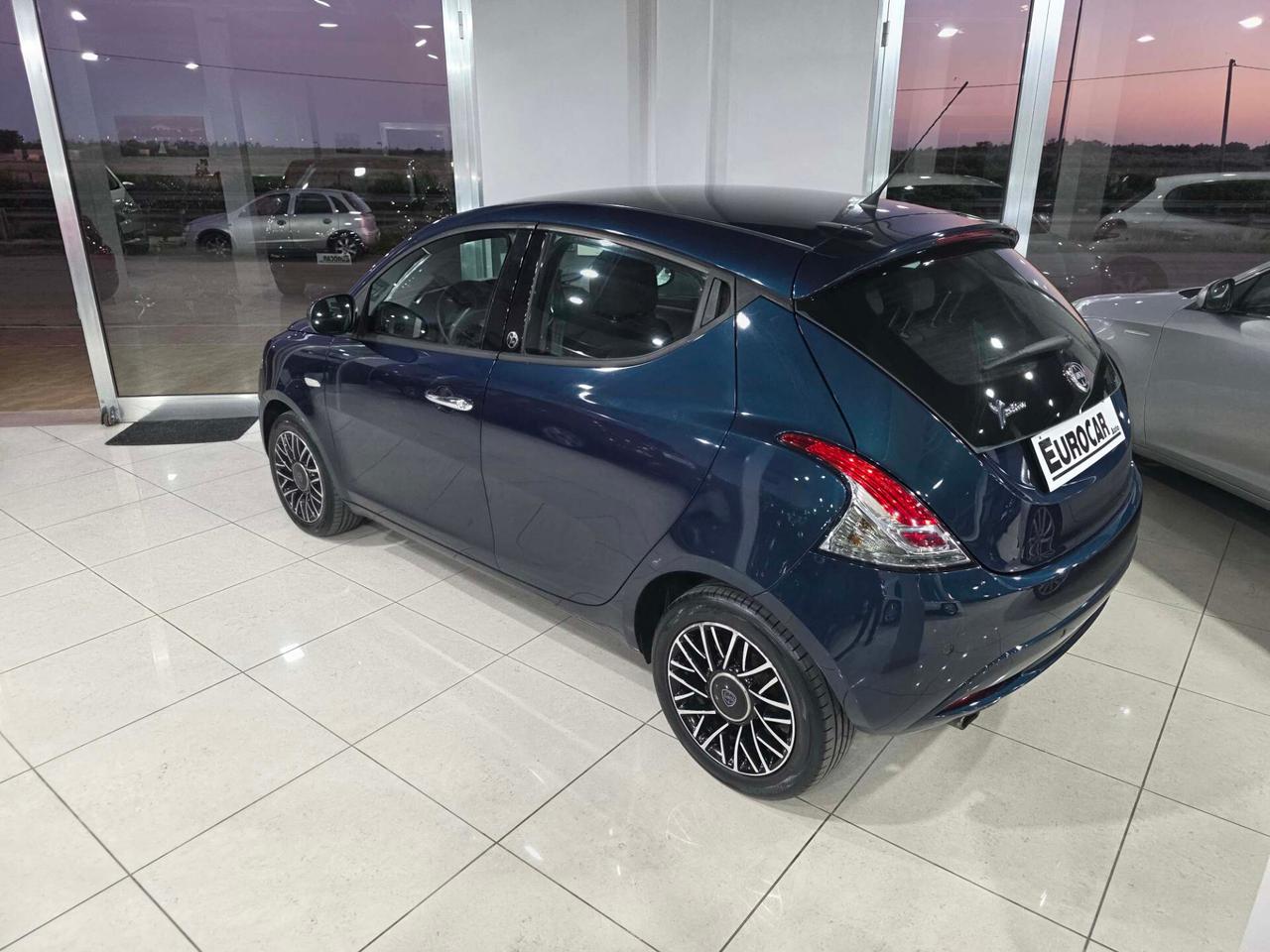 Lancia Ypsilon 1.2 69 CV 5 porte Gold