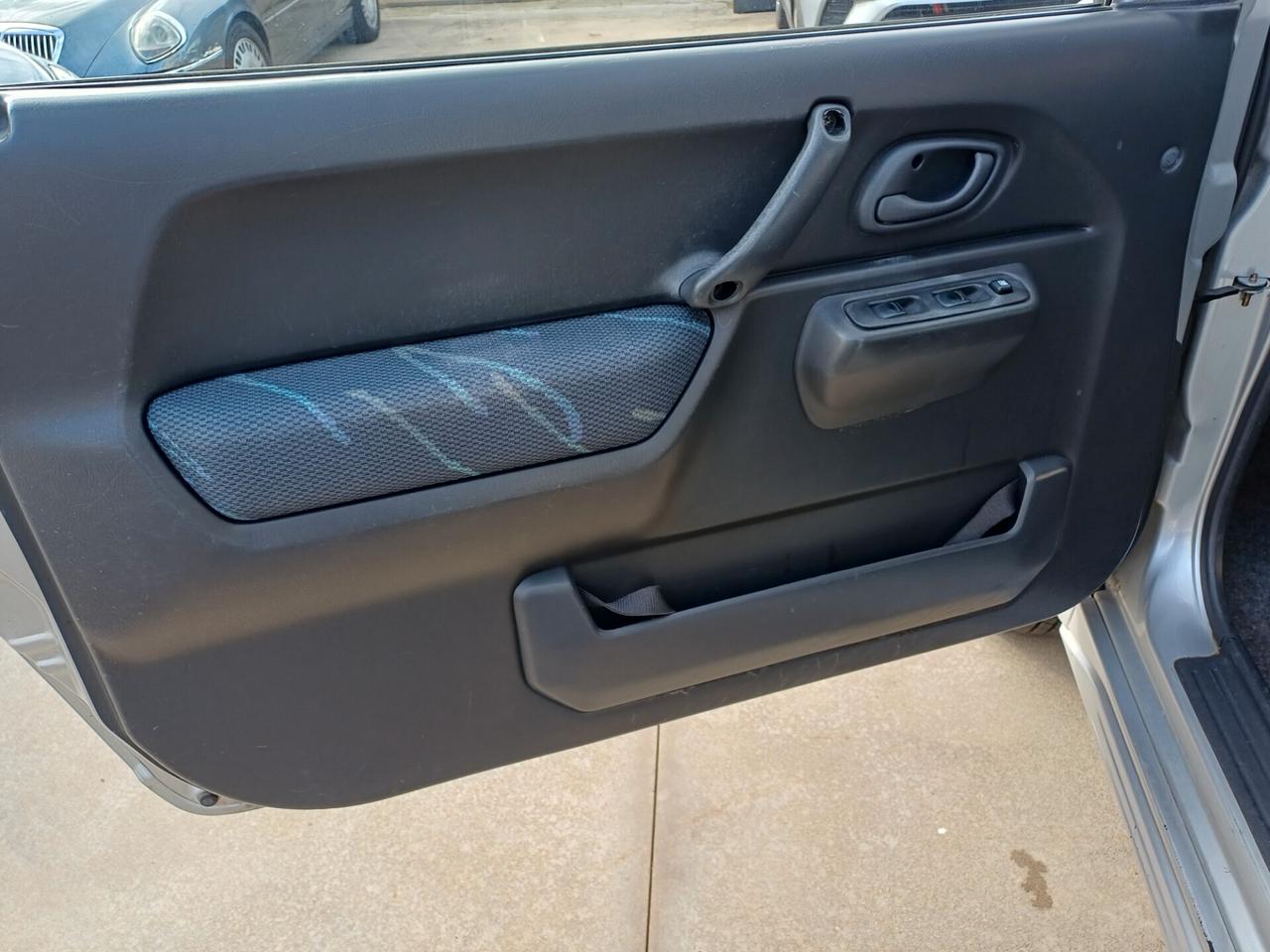 Suzuki Jimny 1.3i 16V cat 4WD JLX