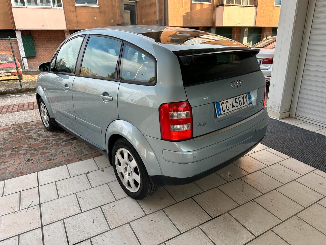 Audi A2 1.6 (12 RATE)