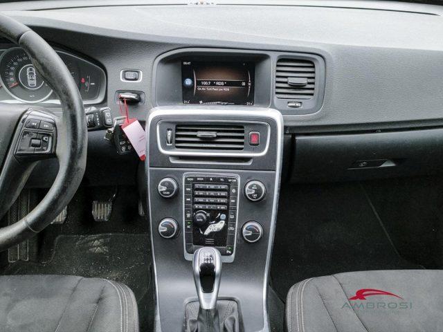 VOLVO V60 Cross Country D3