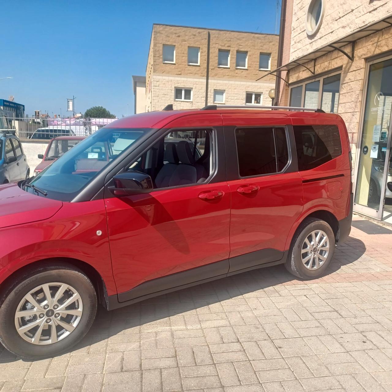NUOVO 1.788KM FORD TOURNEO CURIER 24 MESI GARANZIA DI FABBRICA
