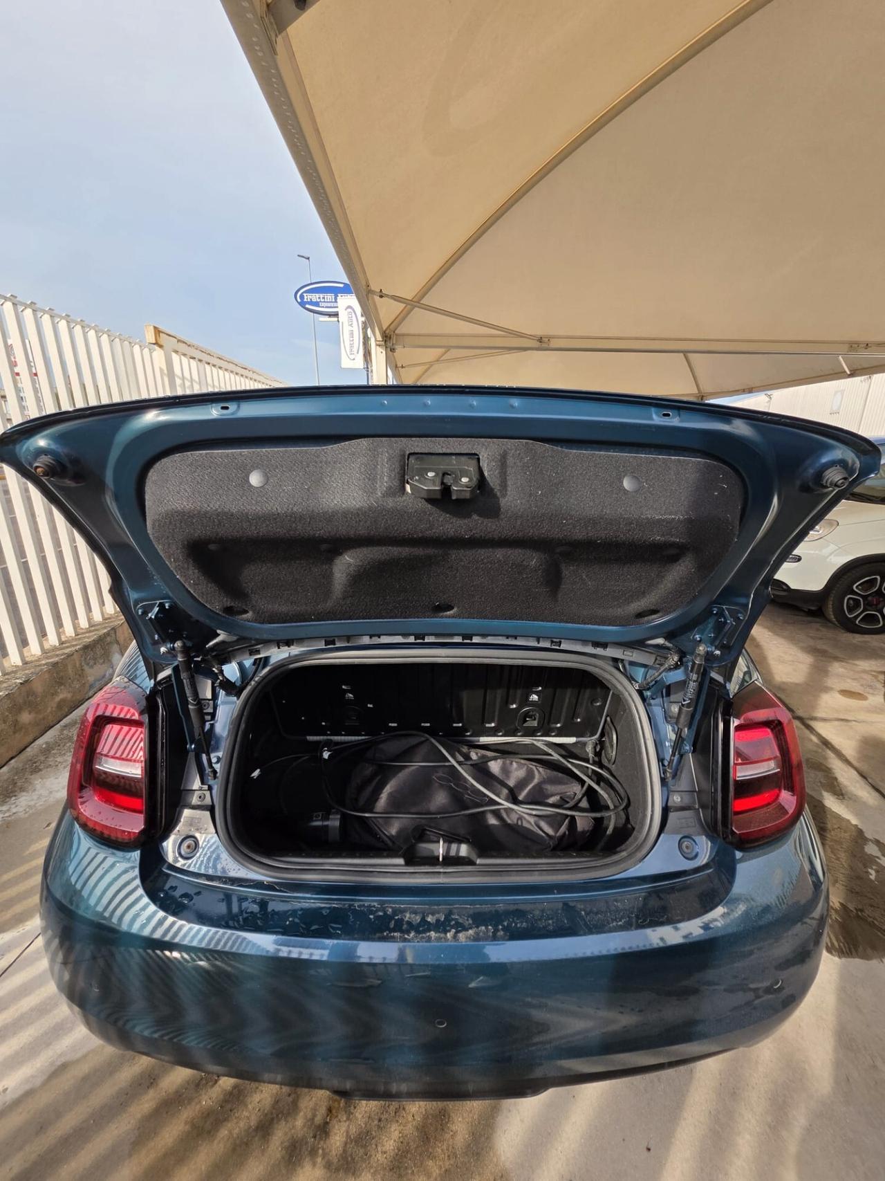 Fiat 500 500e Cabrio 42 kWh La Prima