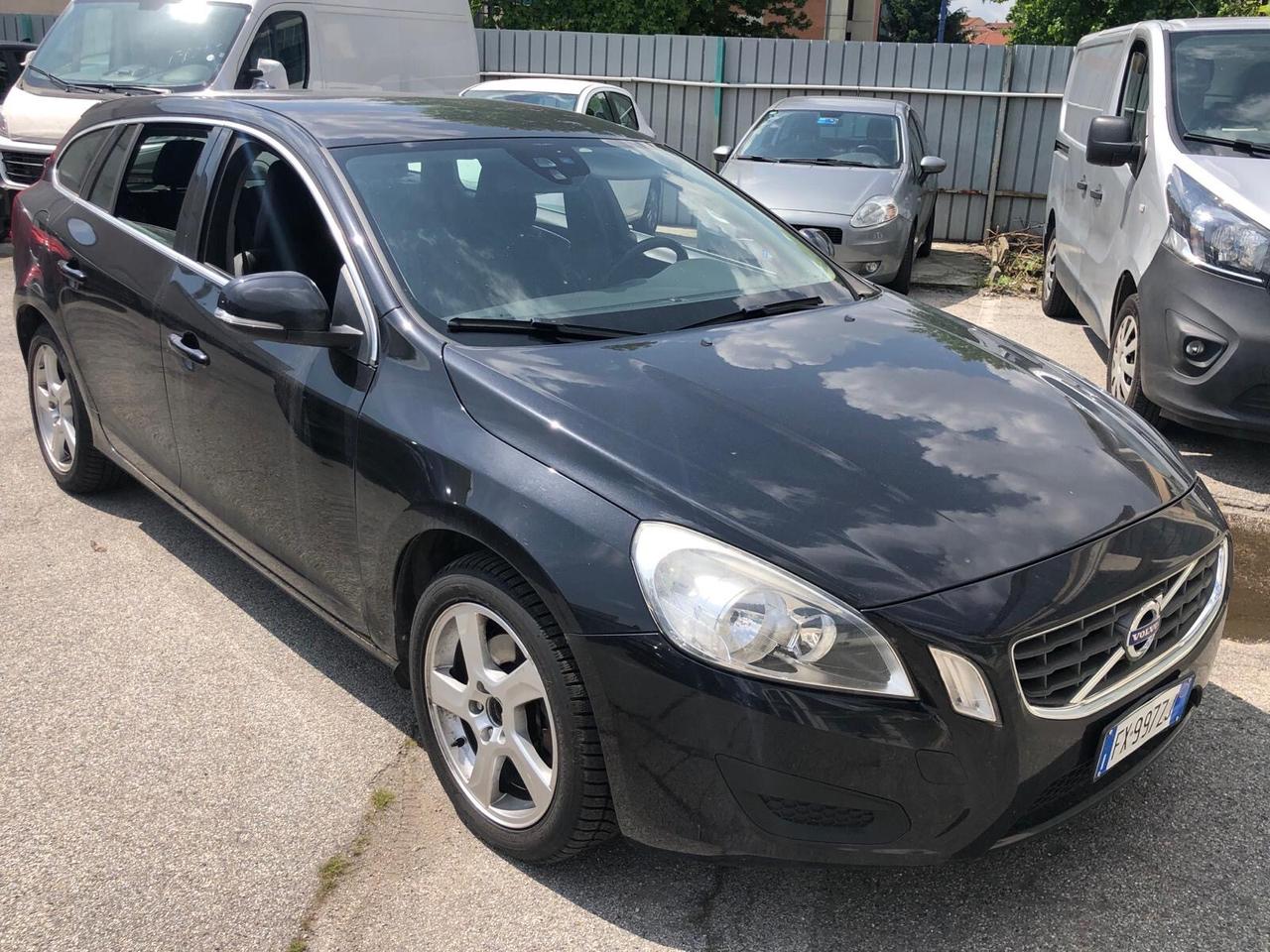 Volvo V60 D3 2.0DIESEL 160CV STOFFA MANUALE NAVIGATORE