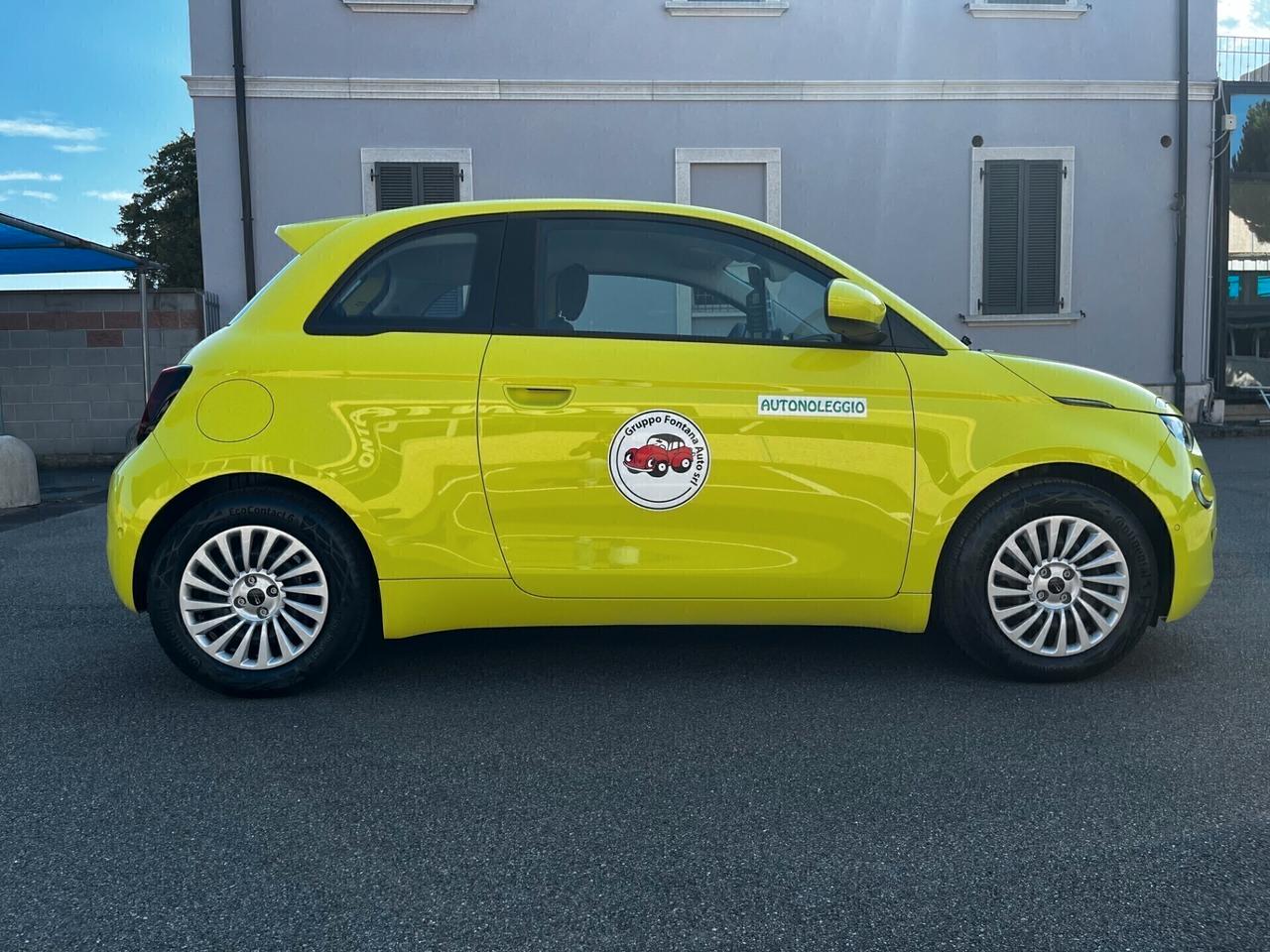 Fiat 500e Berlina 42 kWh La Prima