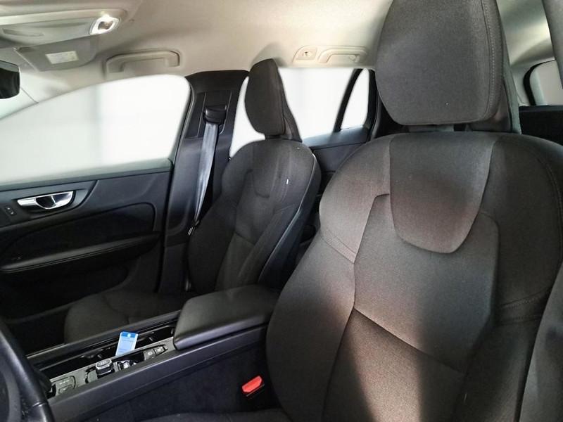 VOLVO V60 B4 D autom. Momentum Business Pro WAGON