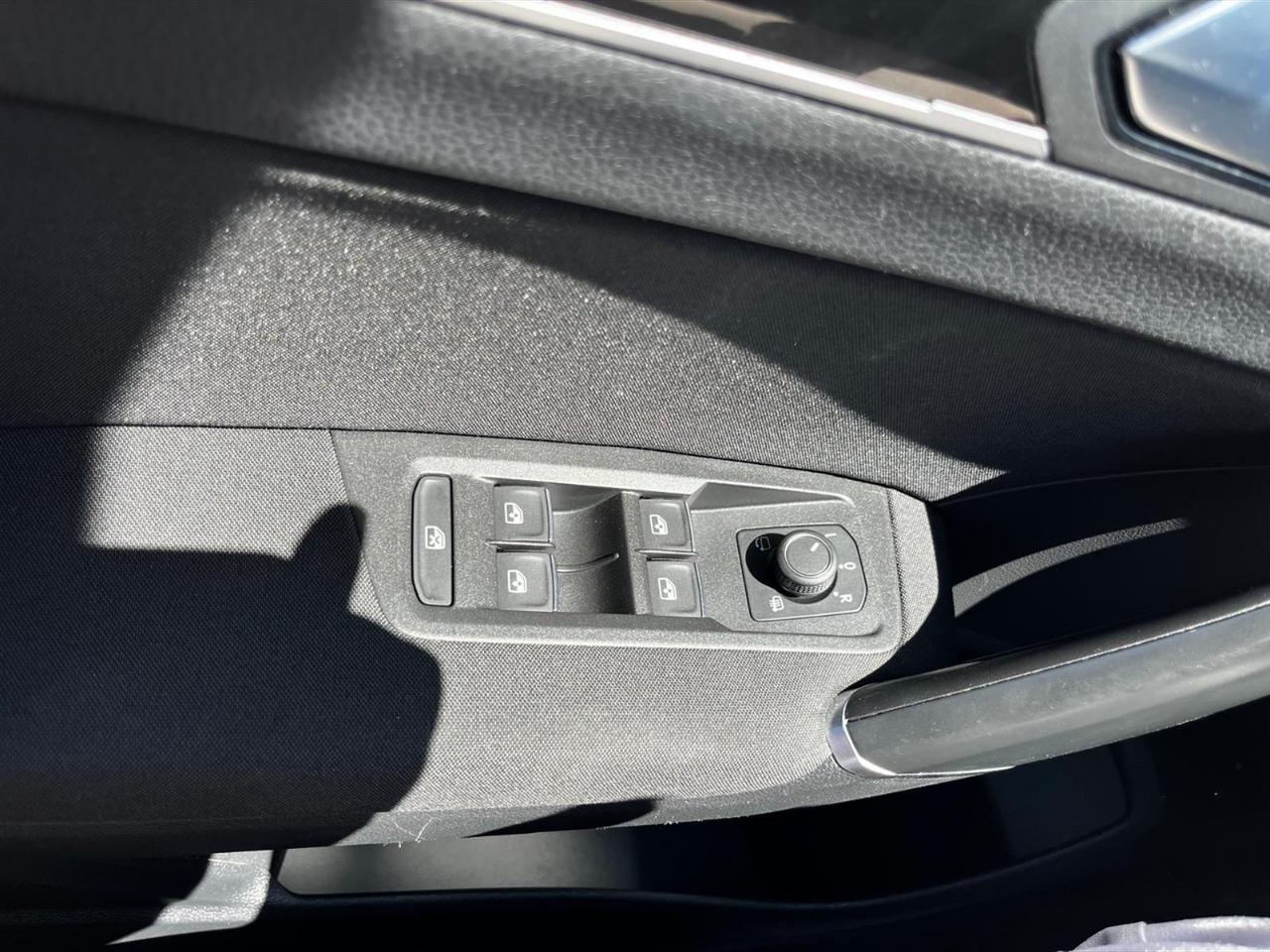 Volkswagen Touran 1.4 tsi business