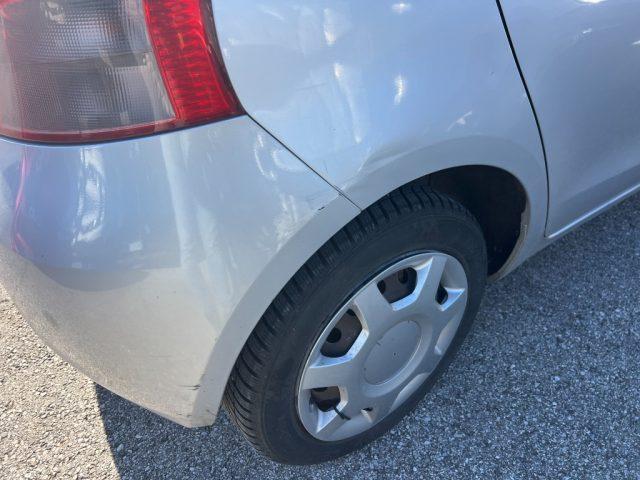 TOYOTA Yaris 1.0 5 porte