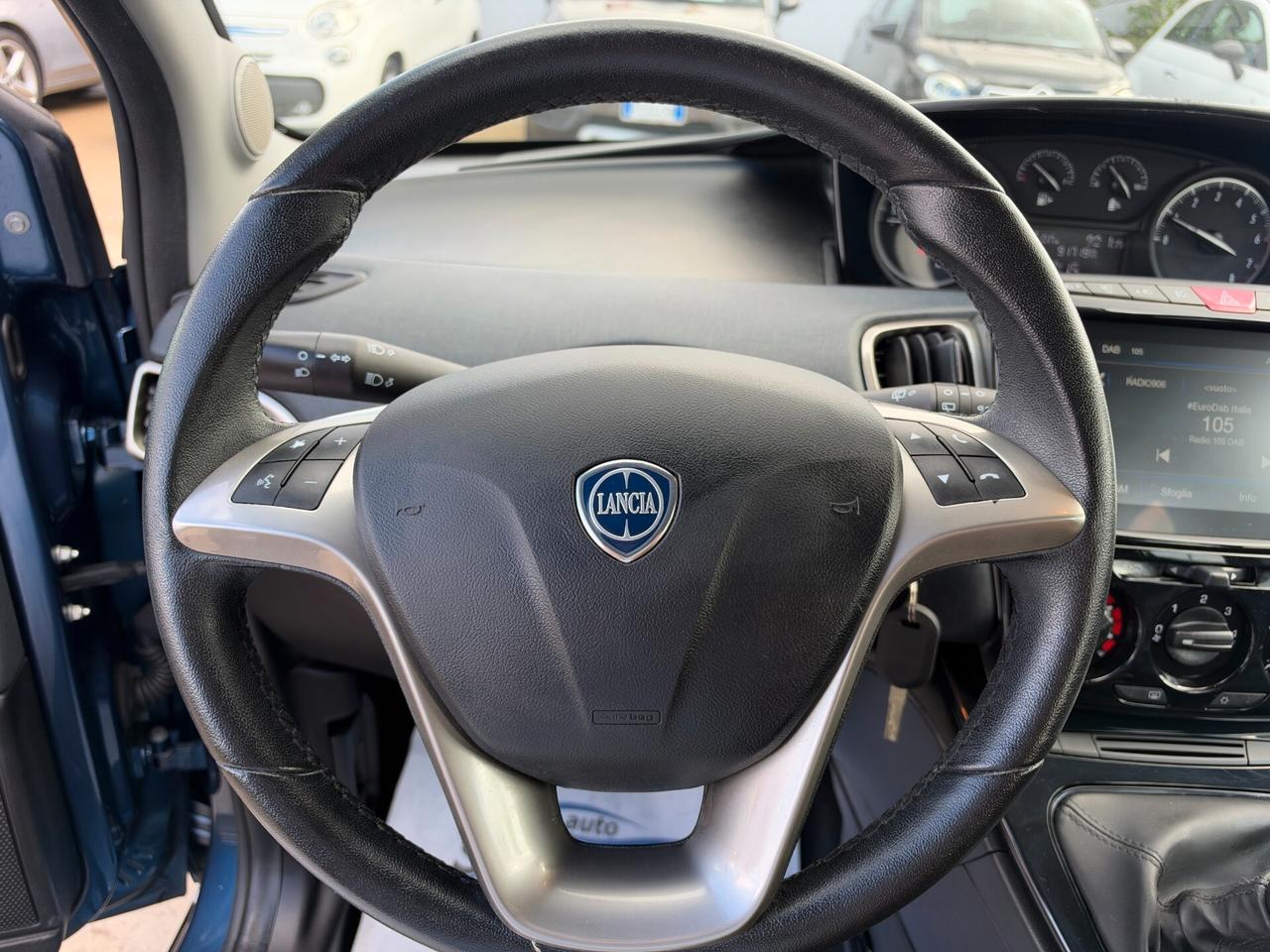 Lancia Ypsilon 1.0 FireFly 5 porte S&S Hybrid Gold