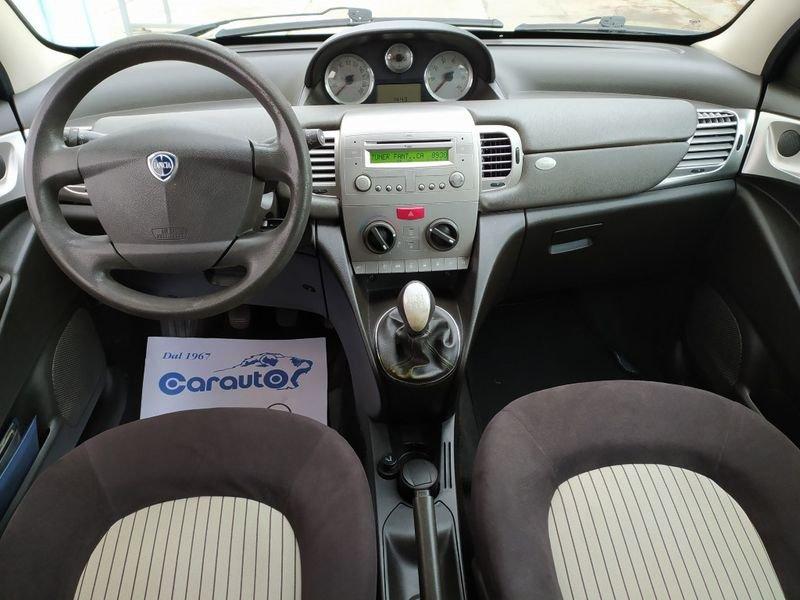 Lancia Ypsilon 1.3 MJT 75 CV Oro