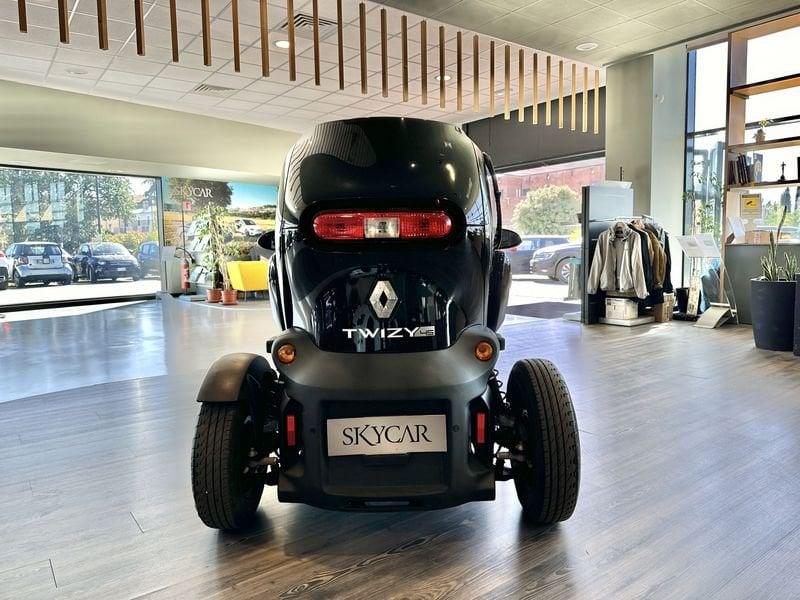 Renault Twizy Versione 45 Guida a partire dai 14 anni di età Batteria di proprietà