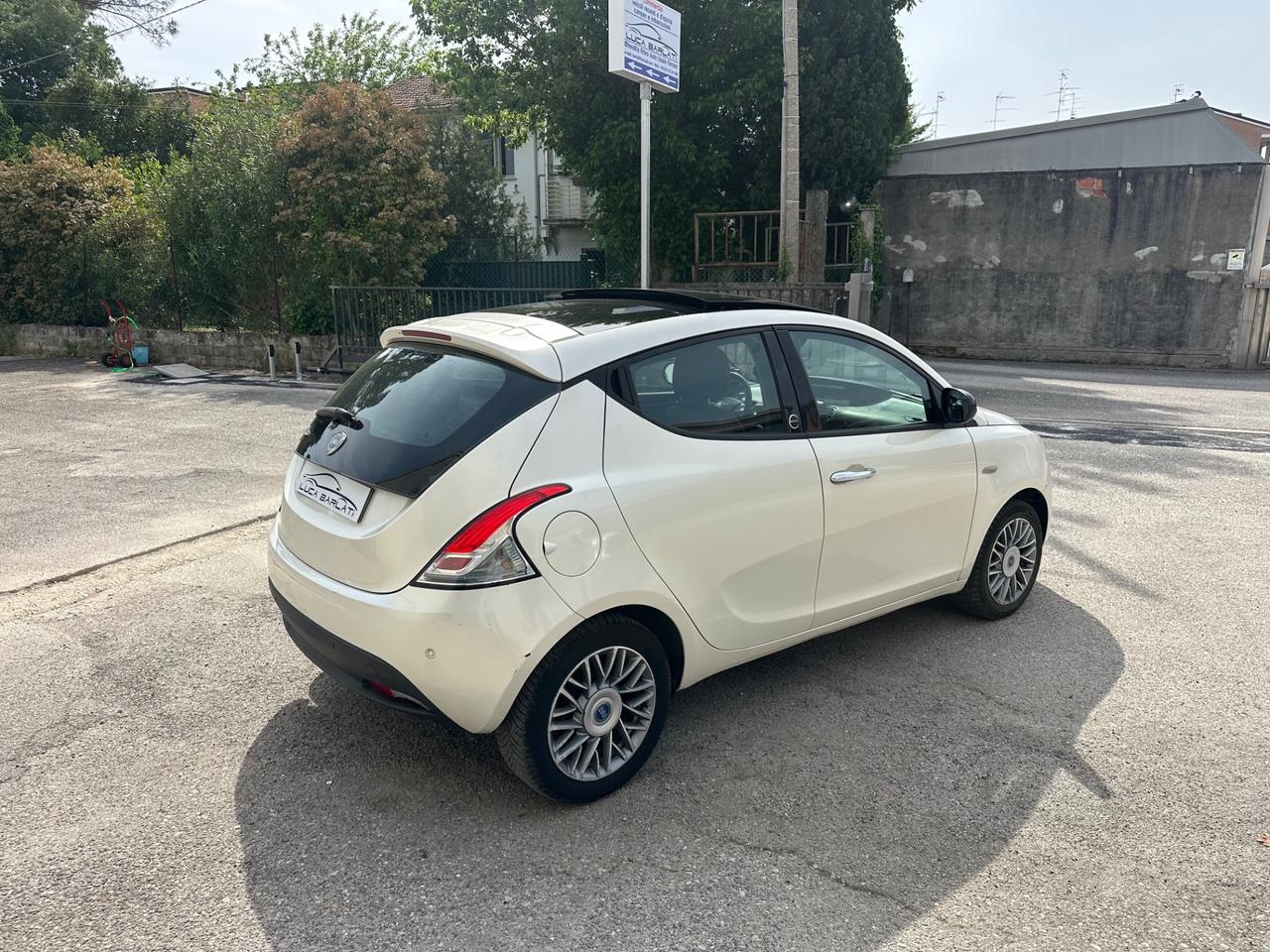 Lancia Ypsilon 1.2 GPL Possibile Finanziamento