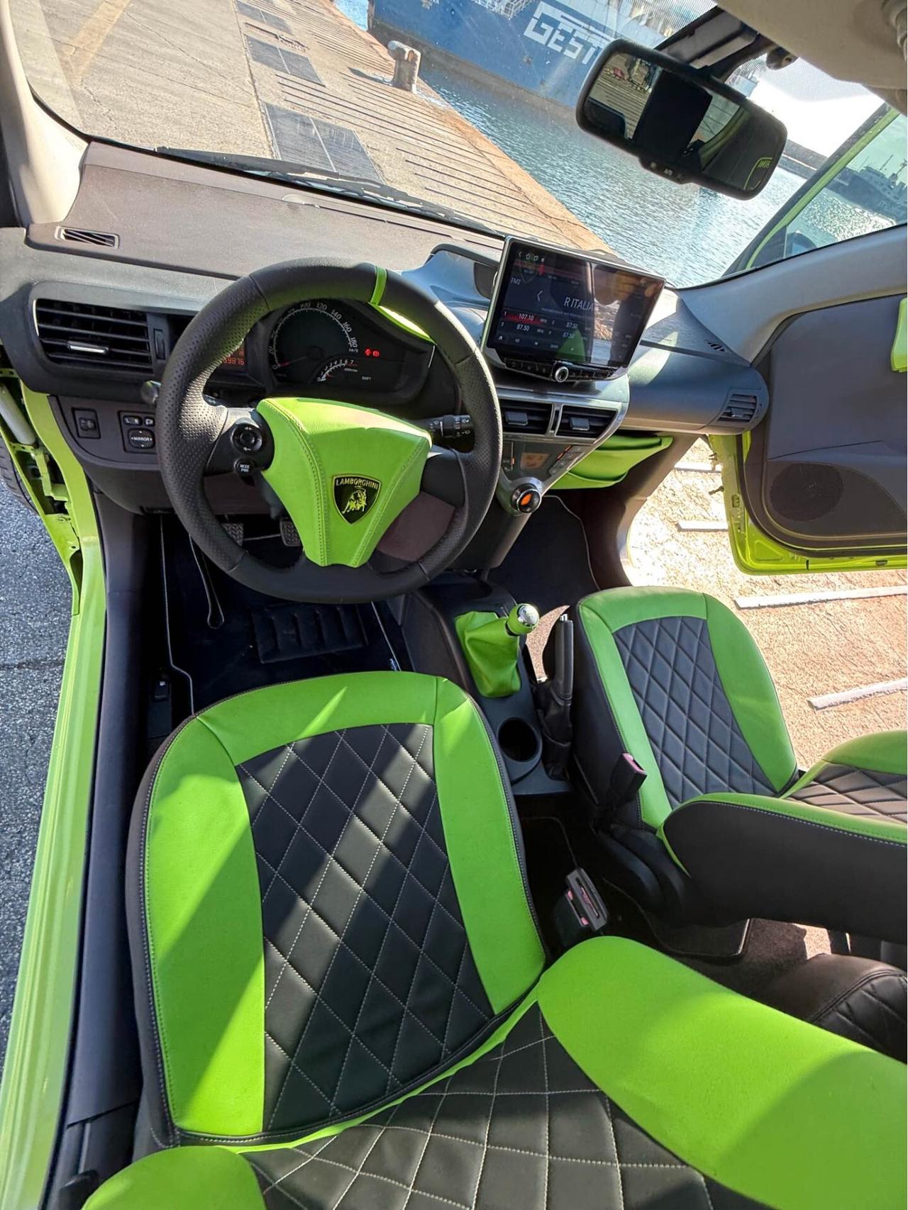 Toyota iQ 1.0 ACCESSORIATA STILE LAMBORGHINI PORTE ALI DI GABBIANO PERMUTE 3336121884