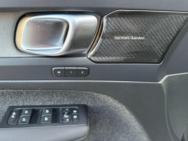 VOLVO XC40 B4 AWD automatico Plus Dark MY23
