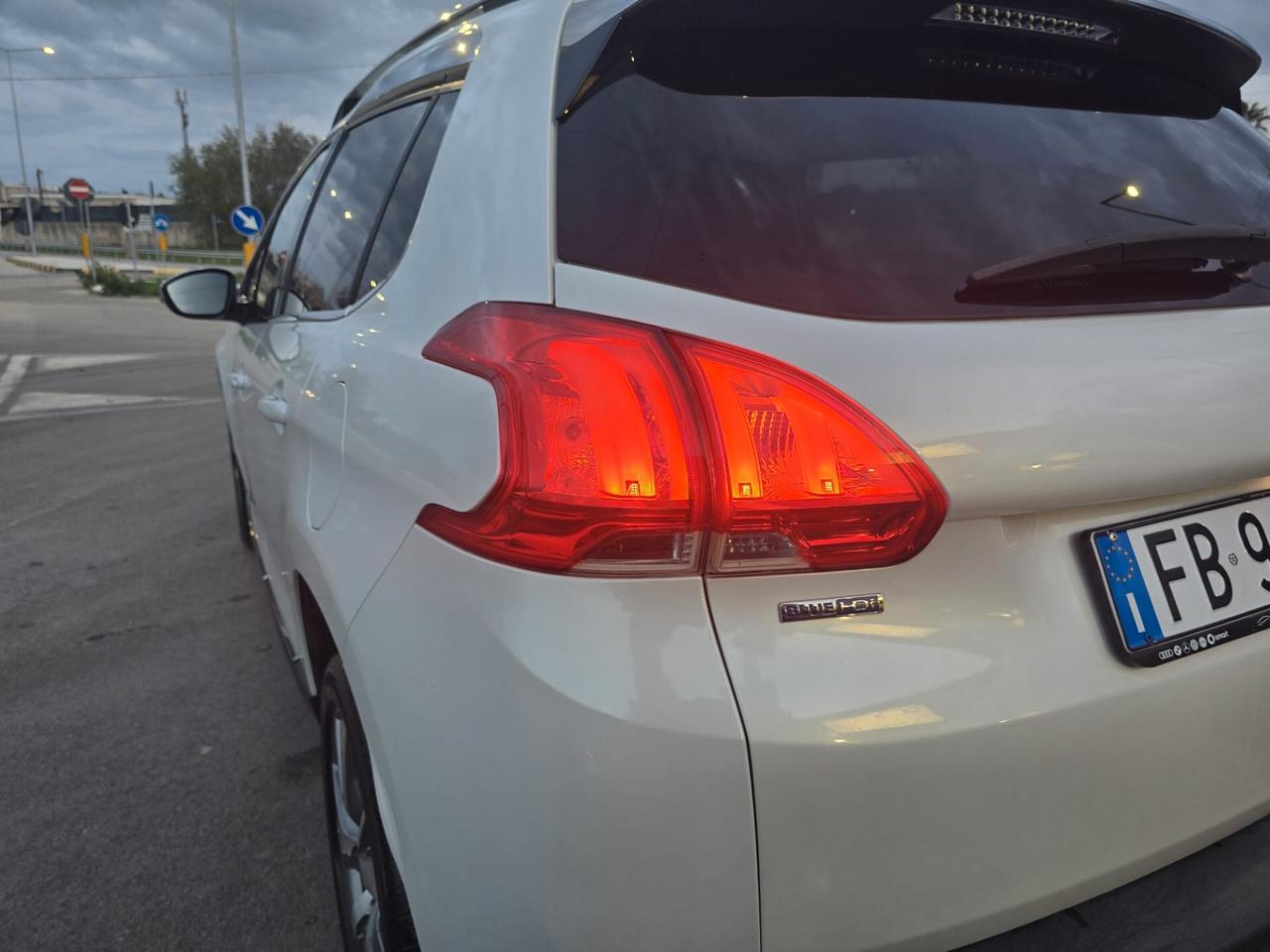 Peugeot 2008 BlueHDi 100 Allure