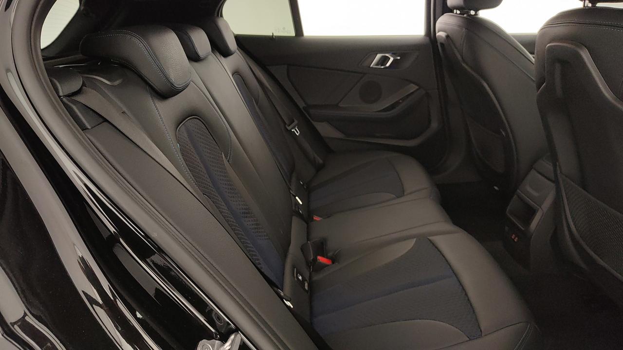 BMW Serie 1 F40 - 118d Msport auto