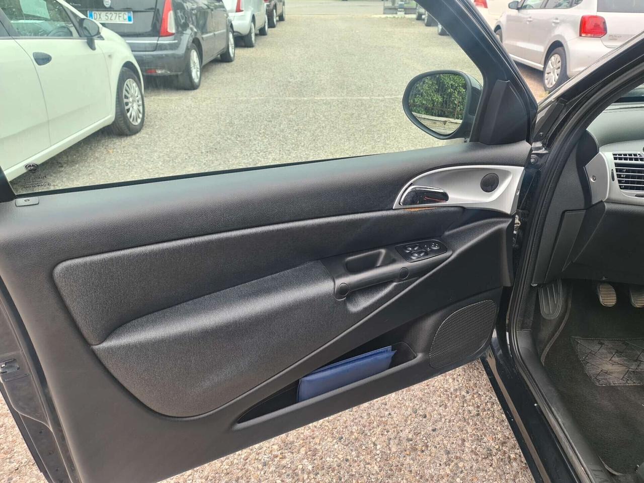 Lancia Ypsilon 1.3 MJT 75 CV Platinum Neopatentati