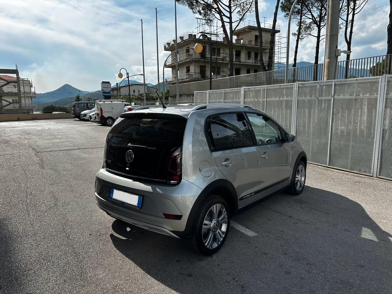 Volkswagen up! 1.0 75 CV 5p. cross up!