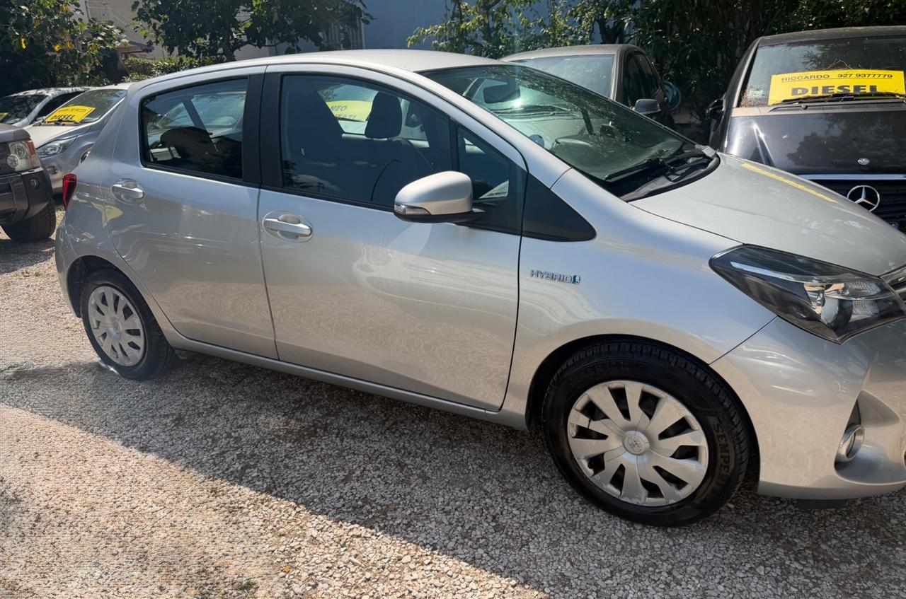 Toyota Yaris 1.5 Hybrid 5 porte Cool
