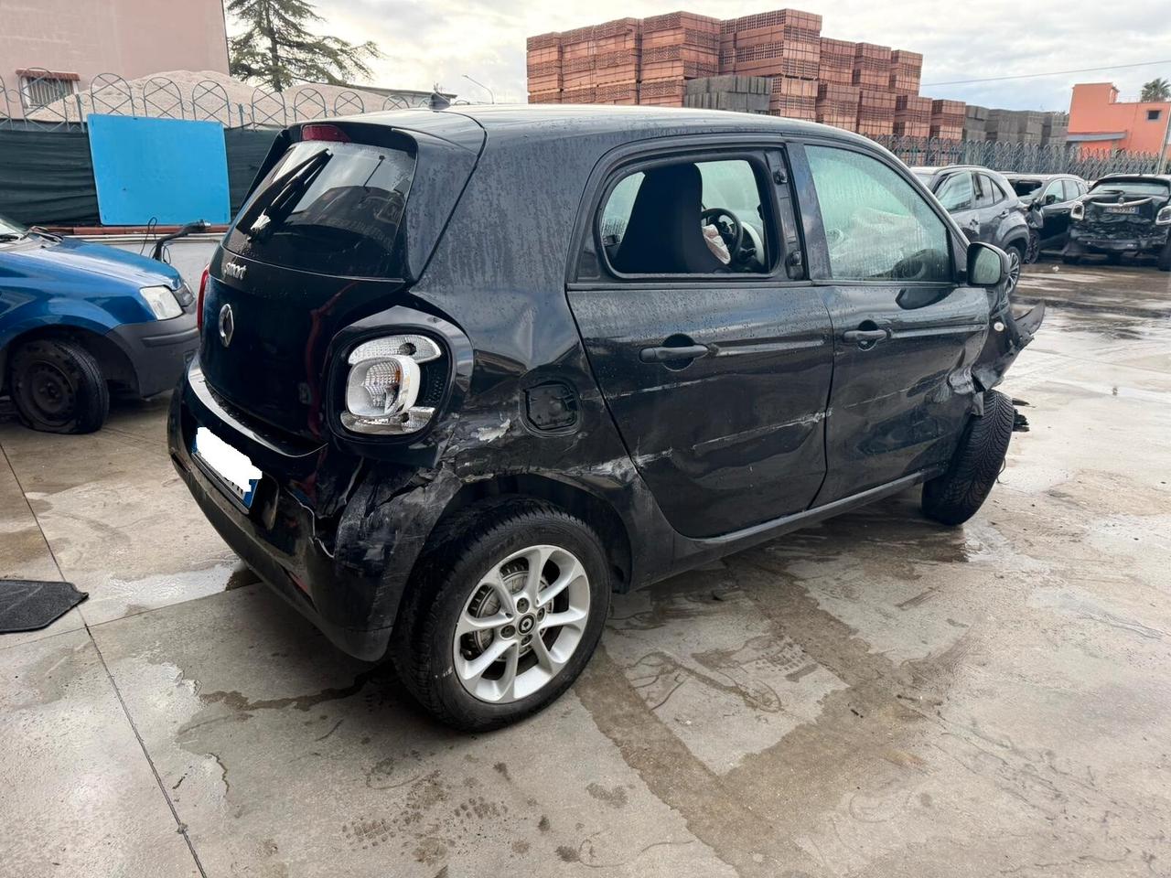 Smart ForFour 70 1.0 sinistrato - 2019