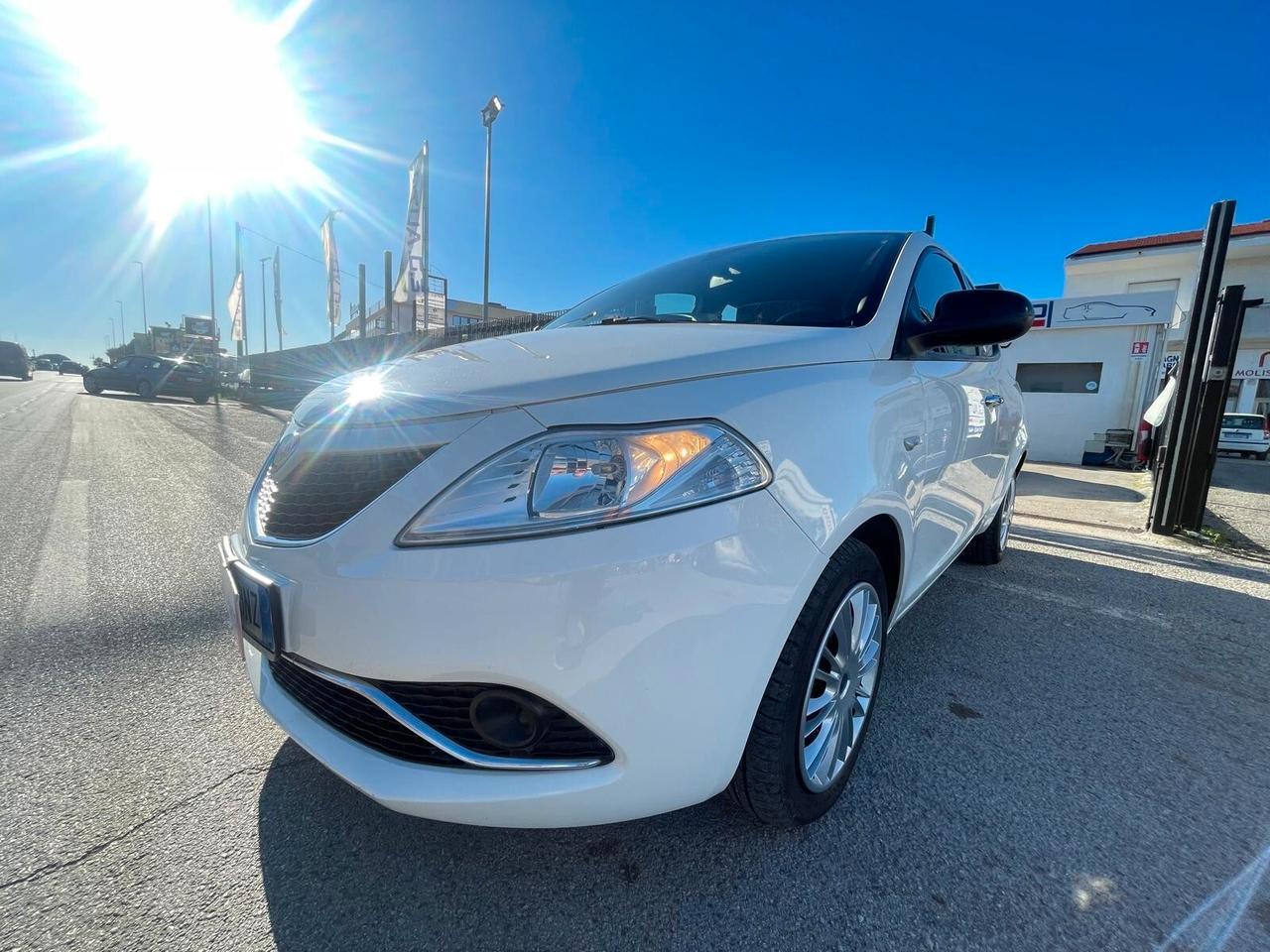 Lancia Ypsilon 1.2 69 CV 5 porte GPL Ecochic Gold