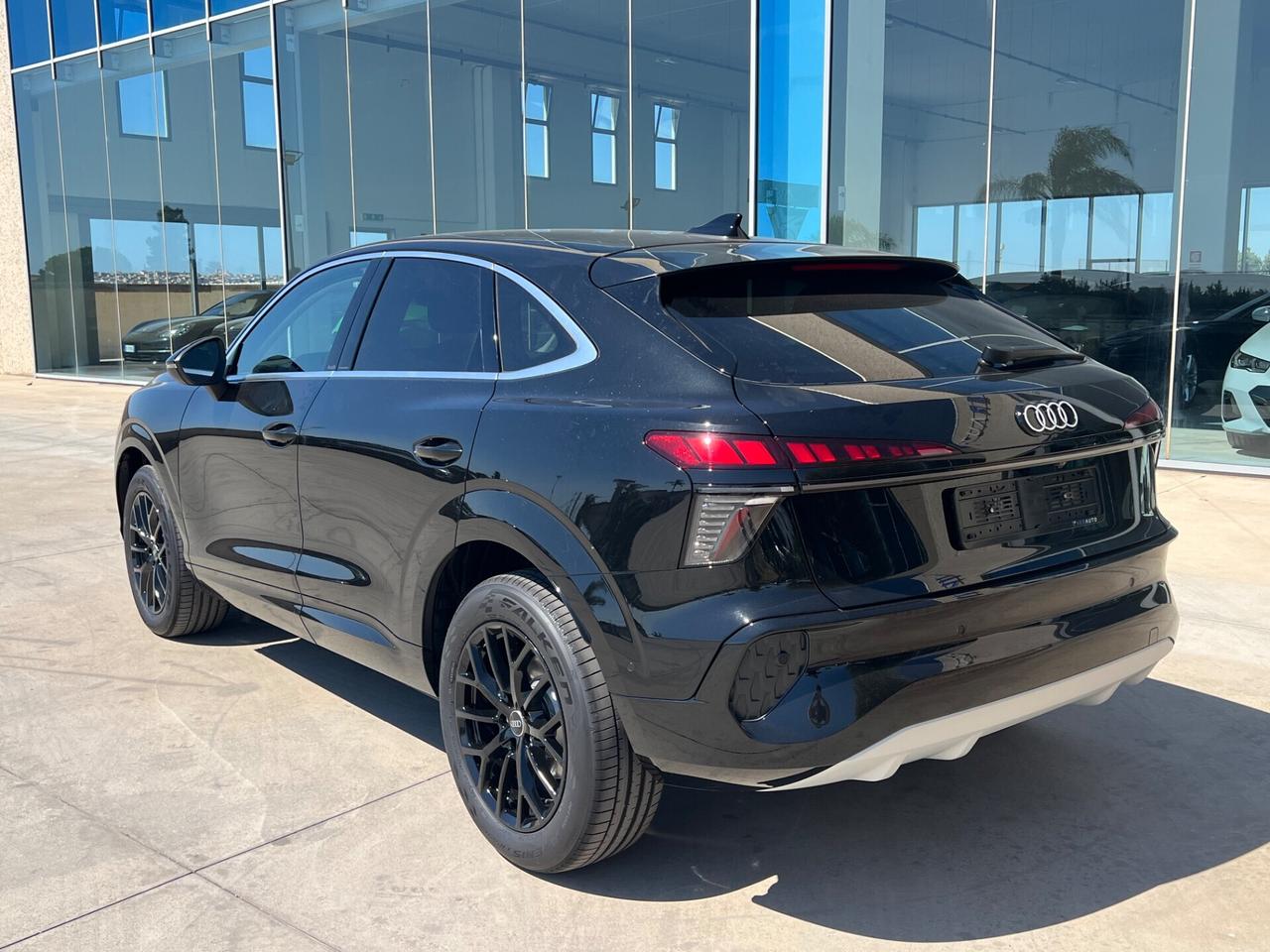 Audi Q3 SPB TDI 2.0 150CV S tronic Business Advanced - possibilità noleggio no scoring