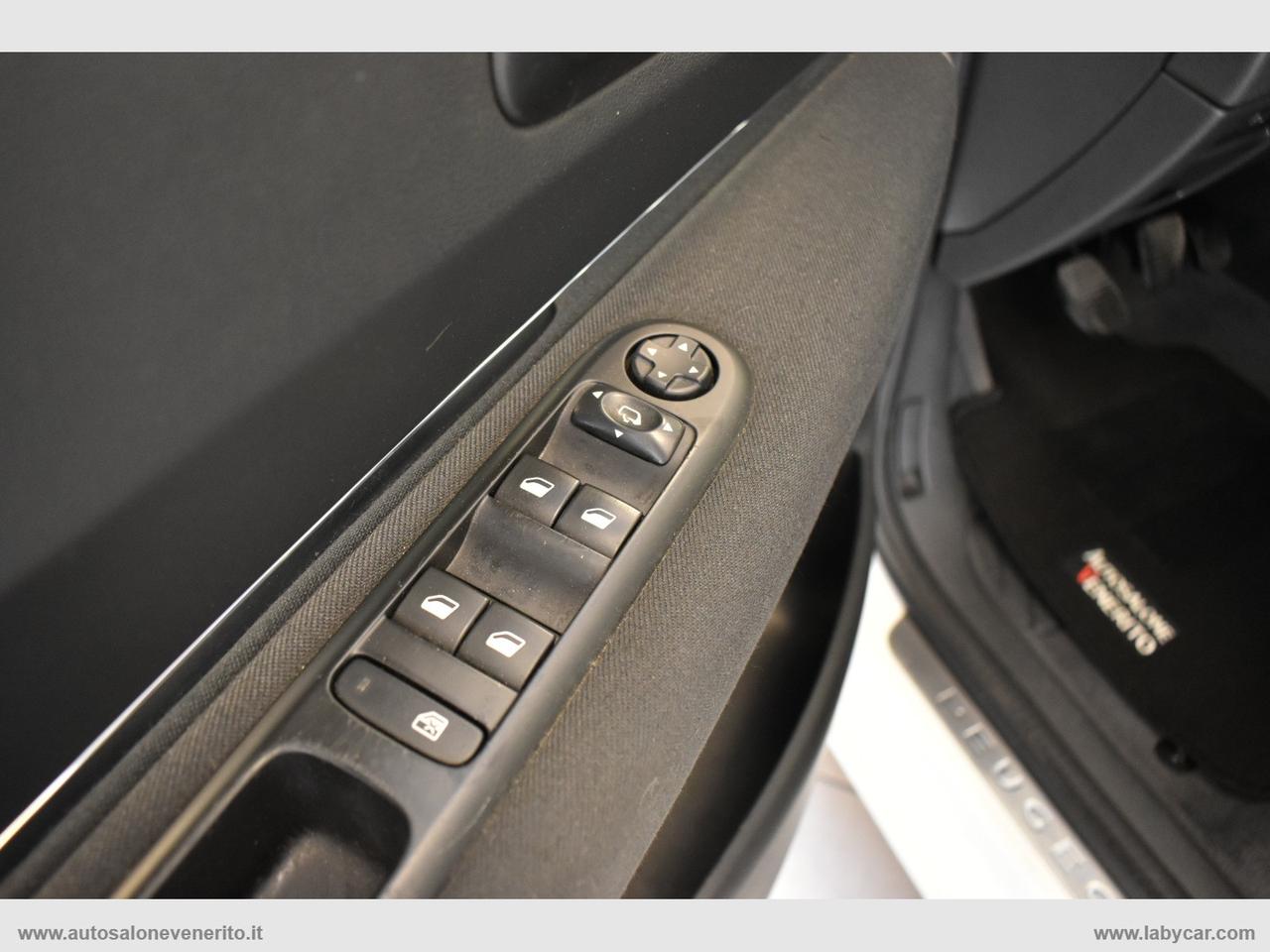 PEUGEOT 5008 BlueHDi 120 S&S Allure
