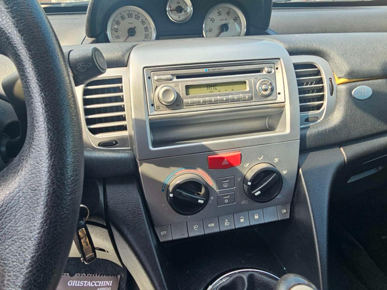 Lancia Ypsilon 1.2 Oro Bianco