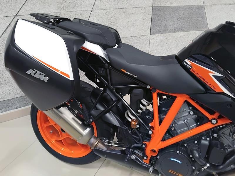 KTM 1290 Super Duke GT