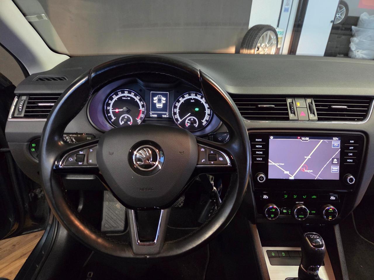 Skoda Octavia Wagon 1.6 tdi Executive 115cv dsg