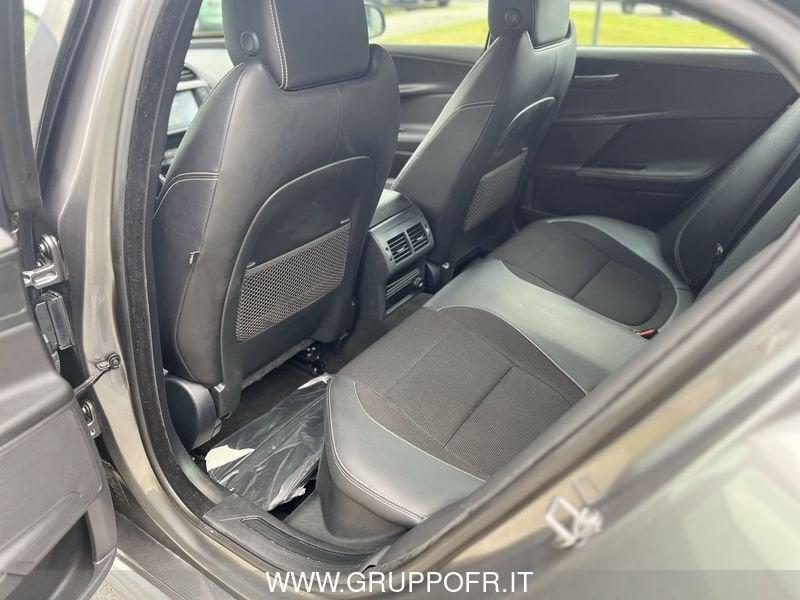 Jaguar XE (X760) 2.0 D 180 CV aut. R-Sport