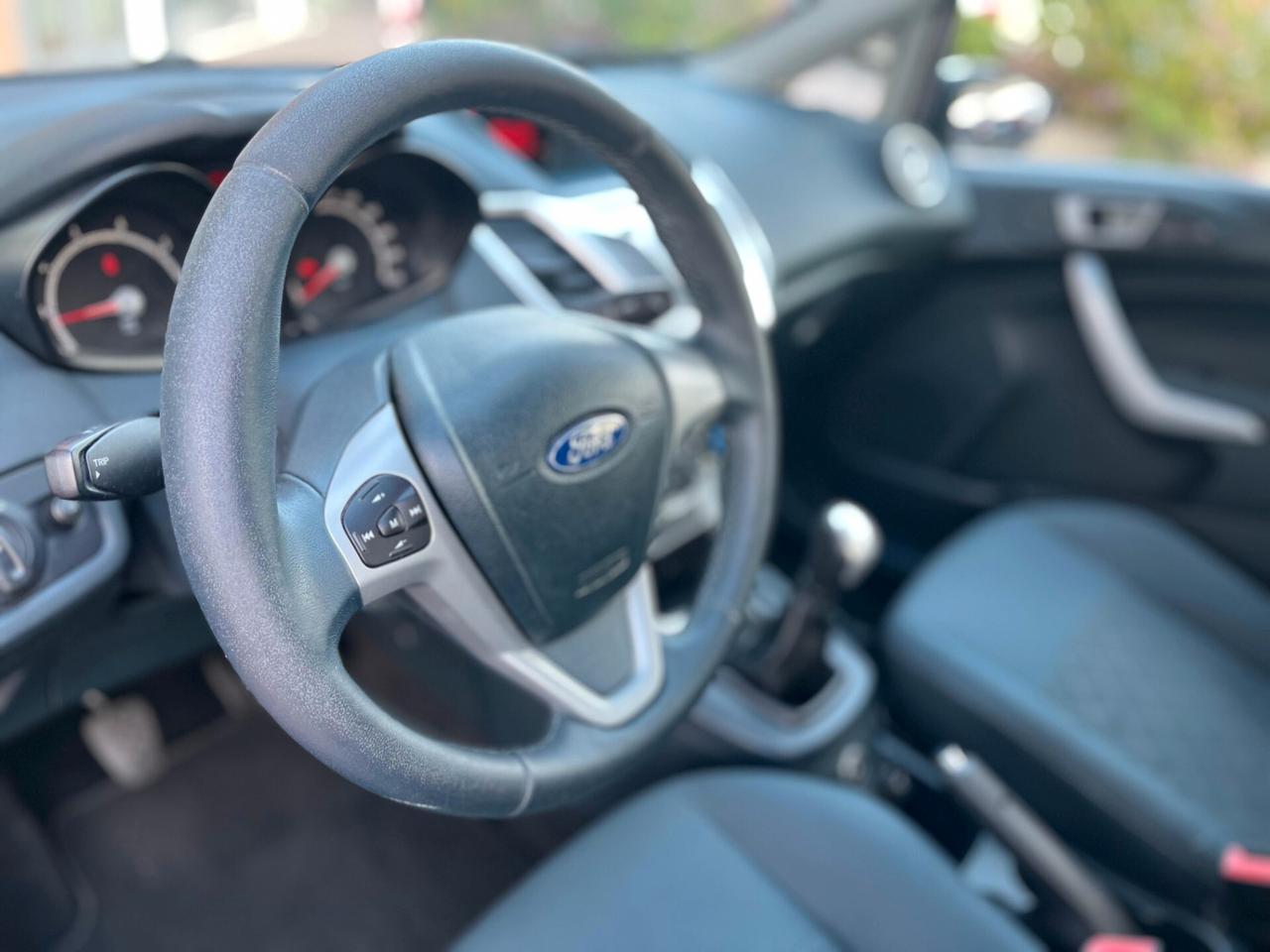 Ford Fiesta 1.4 5 porte GPL Titanium